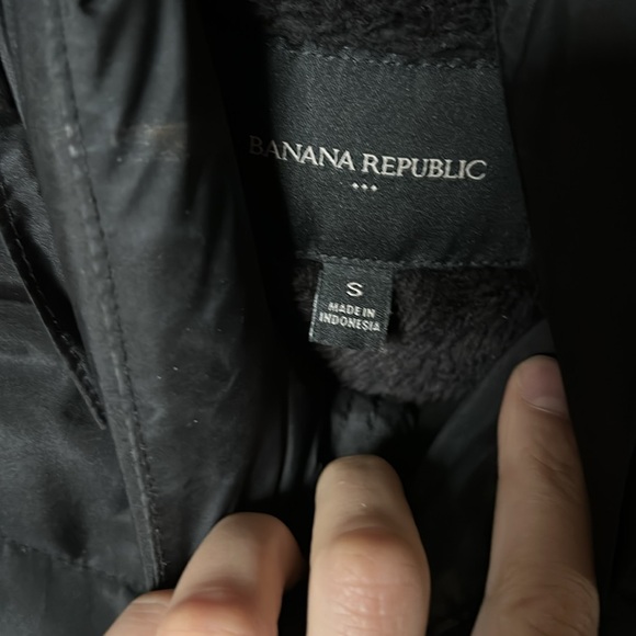 Banana Republic Black Quilted Puffer Vest, comes with no hood! - Picture 4 of 5